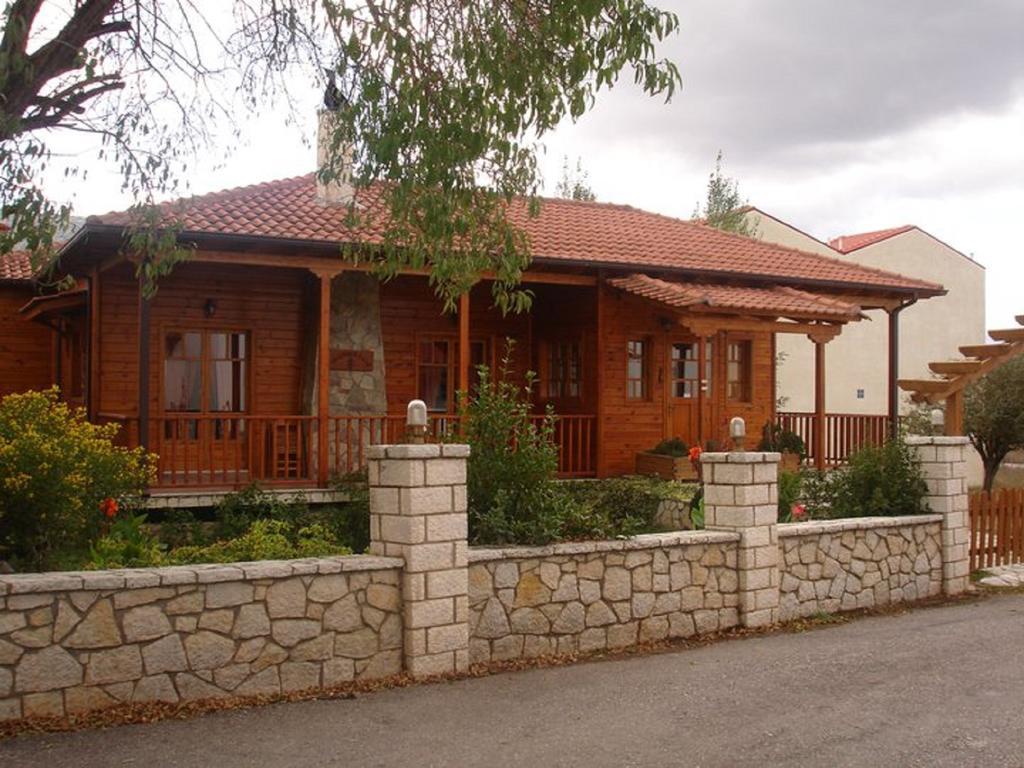 Xylino Chalet Kalavryta Exterior photo