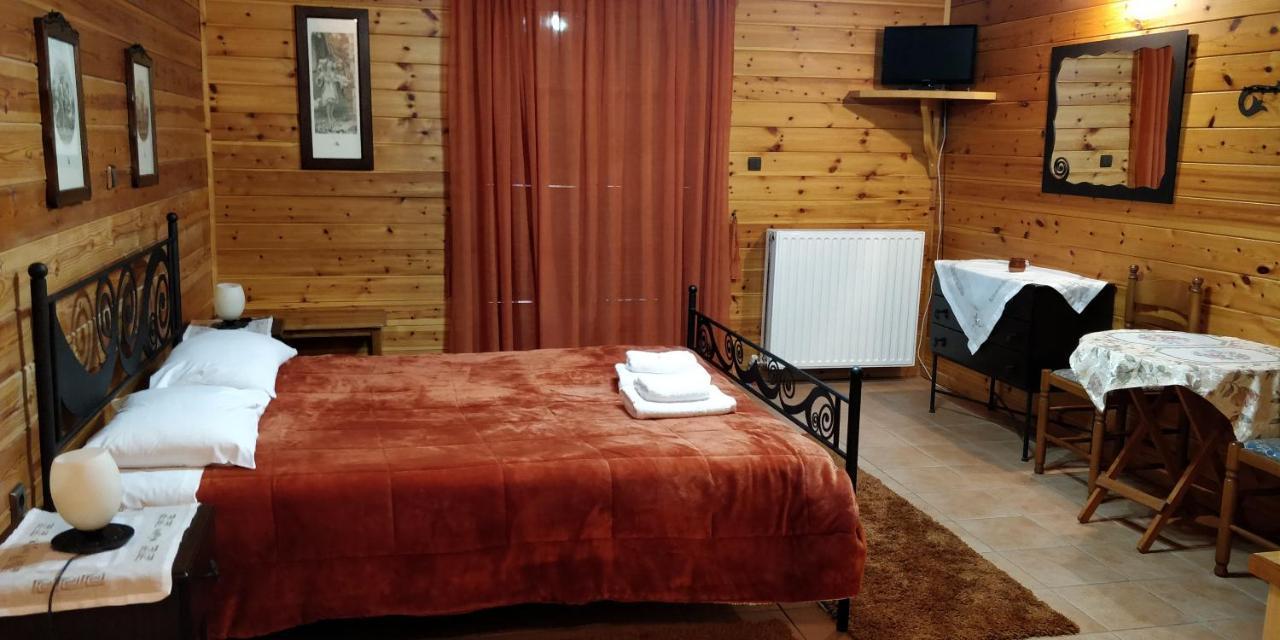 Xylino Chalet Kalavryta Exterior photo