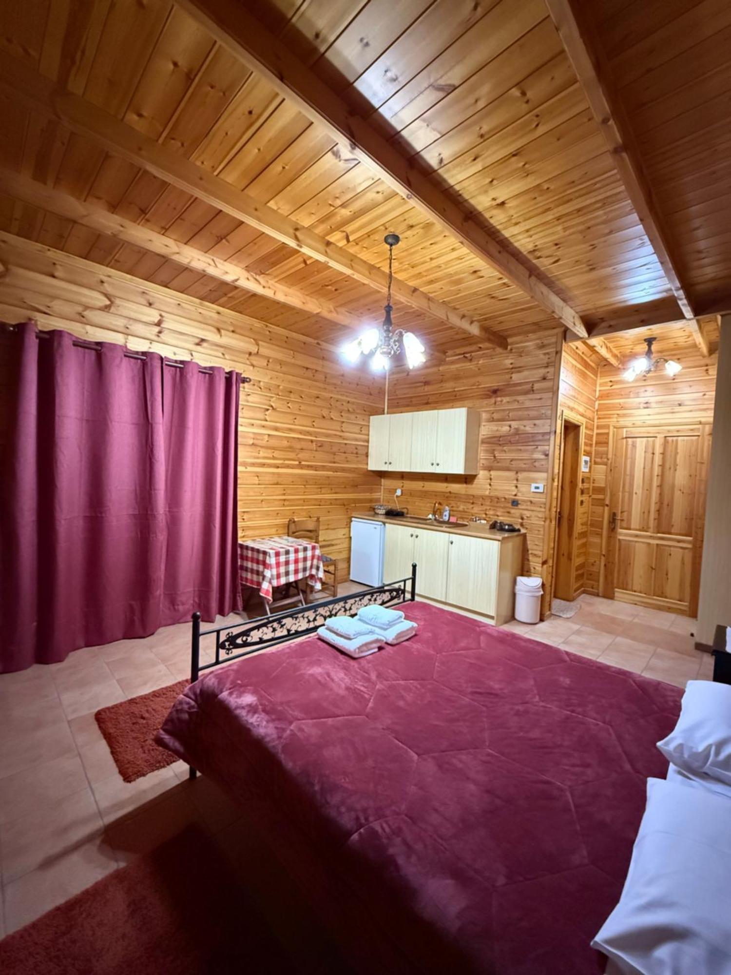Xylino Chalet Kalavryta Exterior photo