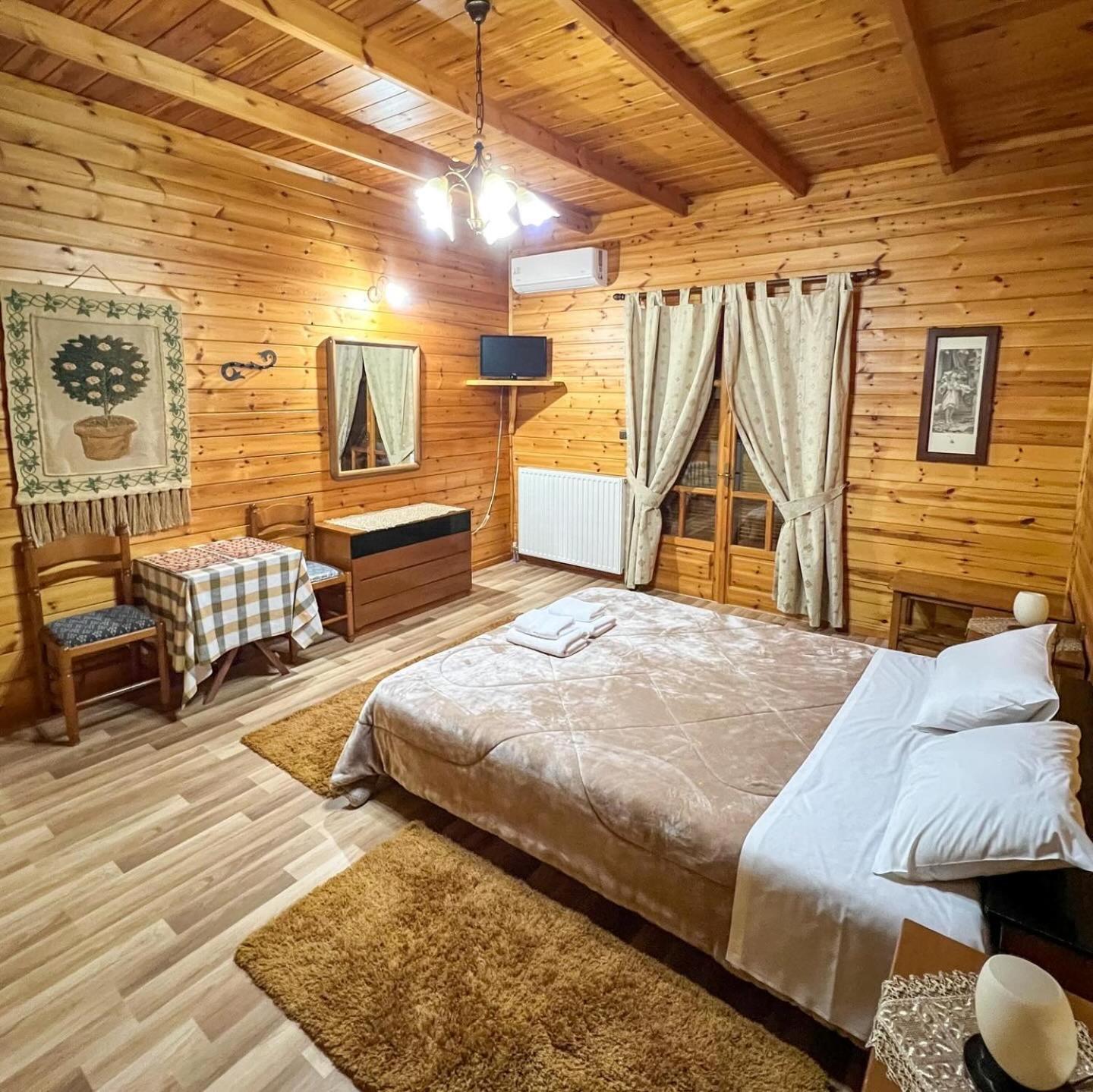 Xylino Chalet Kalavryta Exterior photo