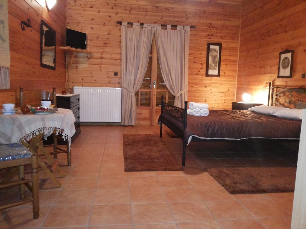 Xylino Chalet Kalavryta Exterior photo